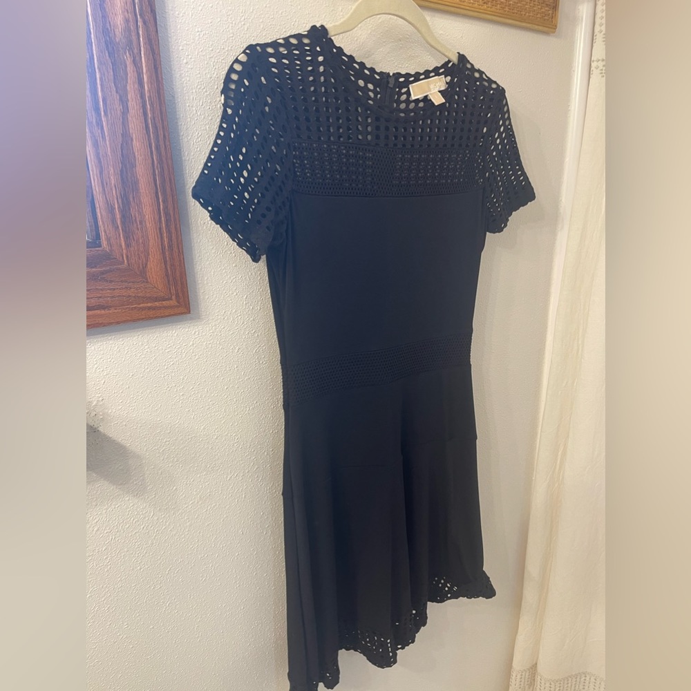 Michael Kors laser cut tiered shift dress—size Small